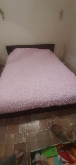 Ліжко, шафа і комод ( Спальня)