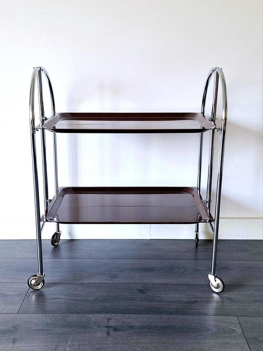 Carrinho de apoio dobrável vintage. Vintage folding trolley