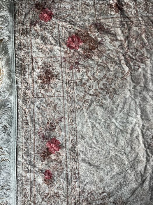 Dywan beżowo-różowy