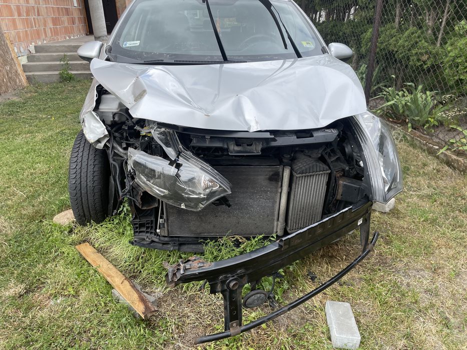 Kia Rio uszkodzona