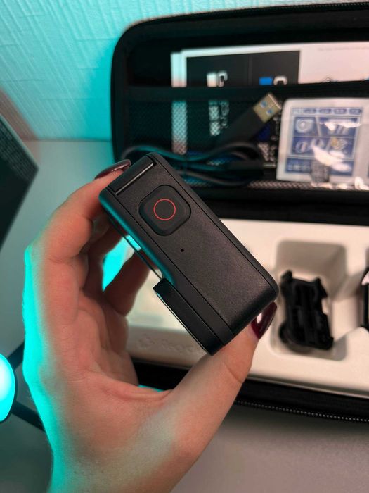 Екшн-камера GoPro Hero 10 з флешкою
