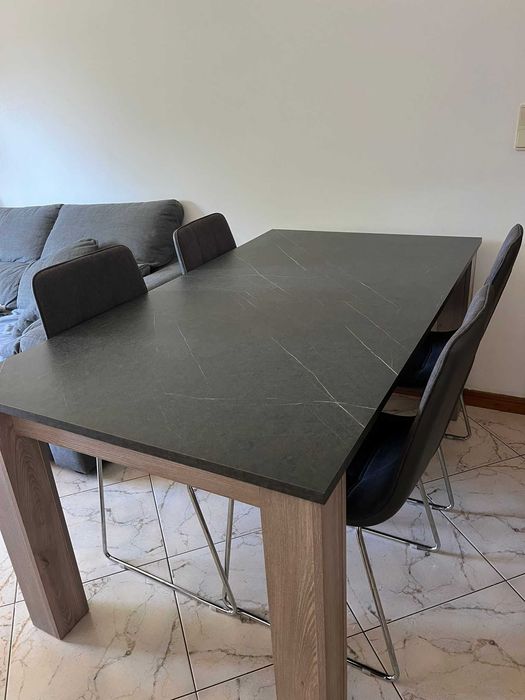 Aparador + Mesa Jantar Extensível + 4 Cadeiras