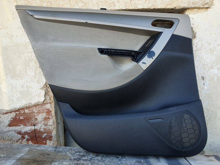 Forras/Quartelas Portas Trás Citroen C4 Picasso  (Preço Unitário)