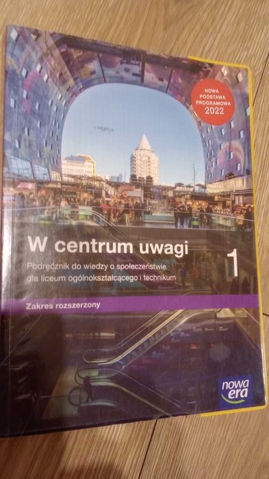 W centrum uwagi 1 Liceum Technikum WOS Podręcznik