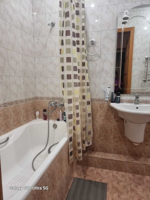 Продам 3 кв вул. Свободи ( Іванова) 12/16, до метро -4 хвилини