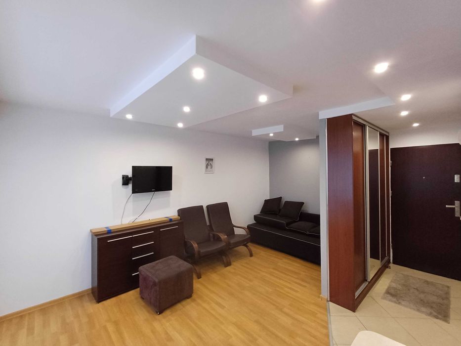 Kawalerka 26 m² | Oświęcim – Osiedle | Balkon | 1. piętro | Winda | Wyposażona