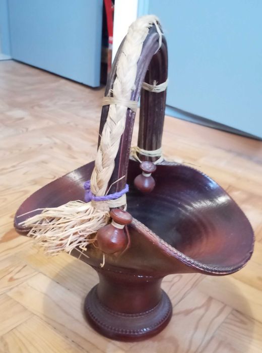 Cesto de Barro - em bom estado