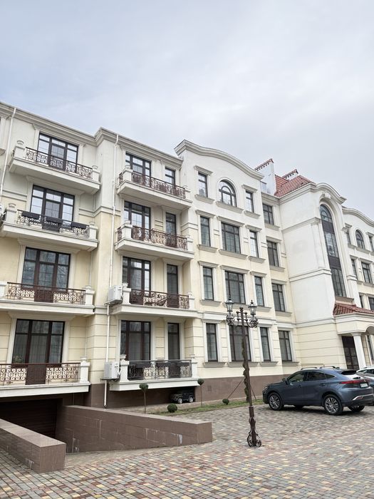 Фрацузский бульвар королевские сады клубный дом  1