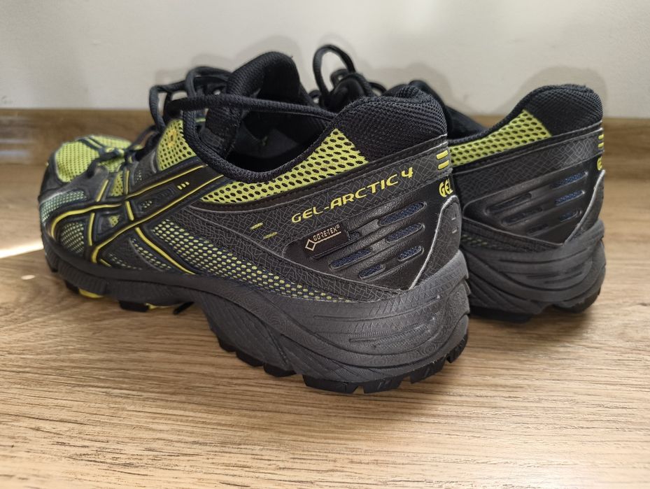 Asics Gel -Artic 4