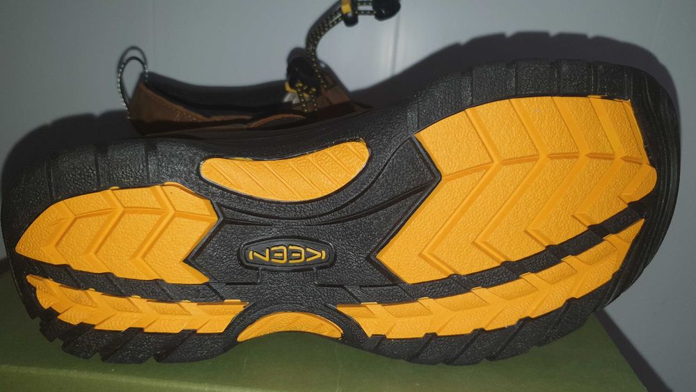 Сандалі трекiнговi KEEN трекинговые сандали
