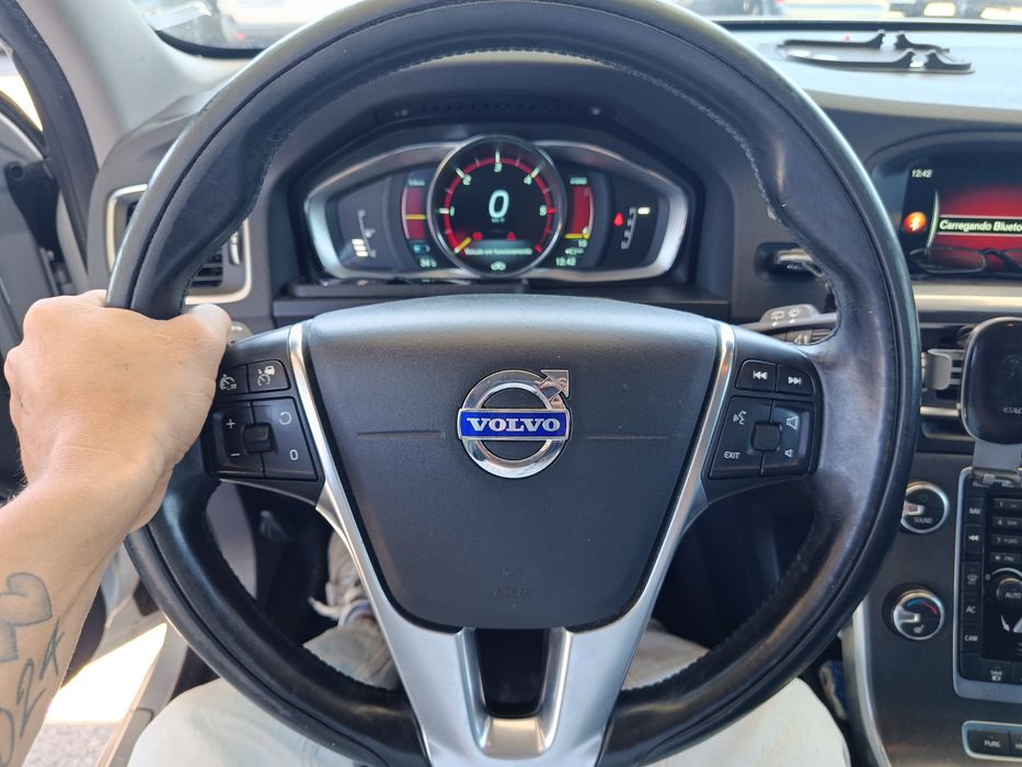 Volvo V60 D6 pluy in híbrido 285cv