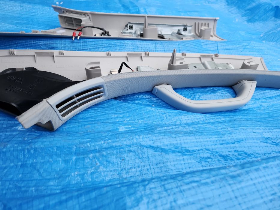 Пластик стійок з ручками і кронштейни Т5 VW Caravelle Transporter T-5