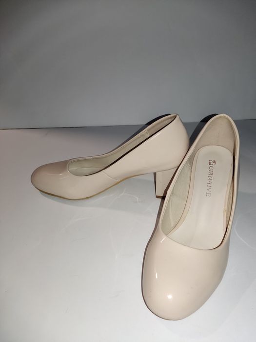 Жіночі туфлі "Girnaive"