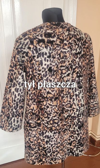 Krótki płaszczyk w panterkę, rozm.42