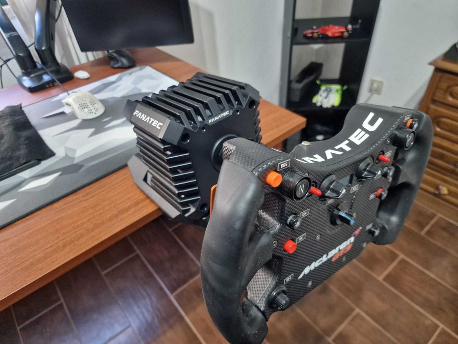 Fanatec CSL DD +Volantes McLaren e BMW + Acessórios (Estado impecável)