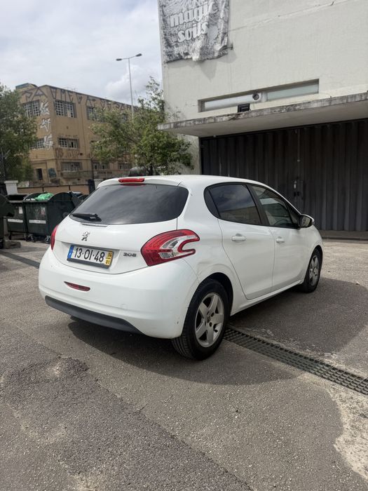 Peugeot 208.