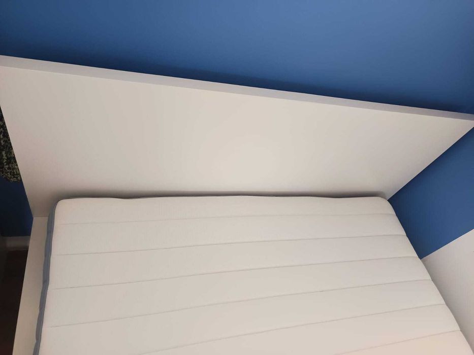 Cama Malm IKEA 140x200 branca — 1 ano, perfeito estado