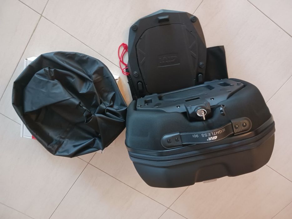 Top case smirrígido GIVI W901 com rack GIVI