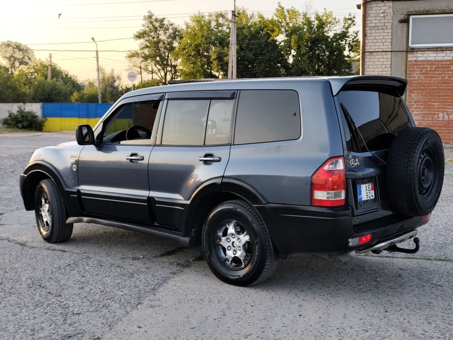 Продам mitsubishi pajero wagon 3. Год 2006 .на полном ходу