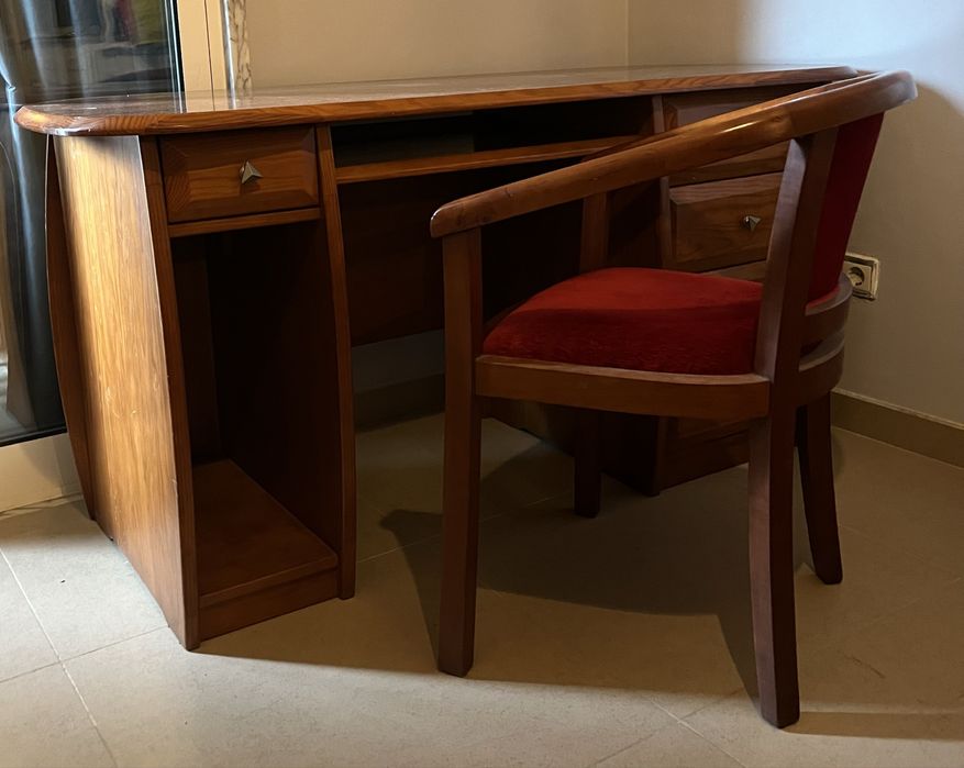 Secretária e cadeira em madeira maciça