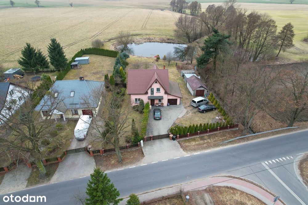 Dom ze stawem na dużej działce 3500 m²