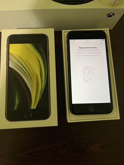 Iphone se 2020 64gb з повним комплектом