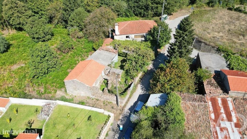 Casa tradicional T4 em São Miguel, Santa Eufémia e Rabaçal de 284,00 m