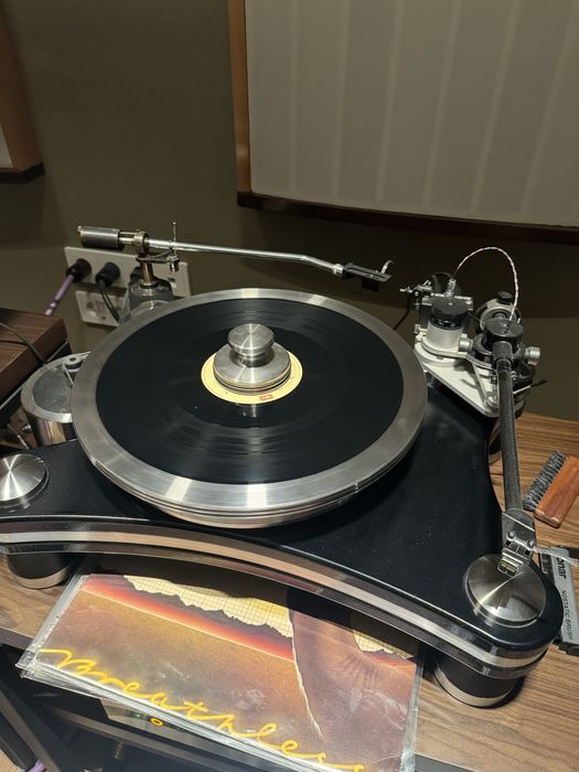Продам вінілокрут VPI Prime Signature з двома тонармами.