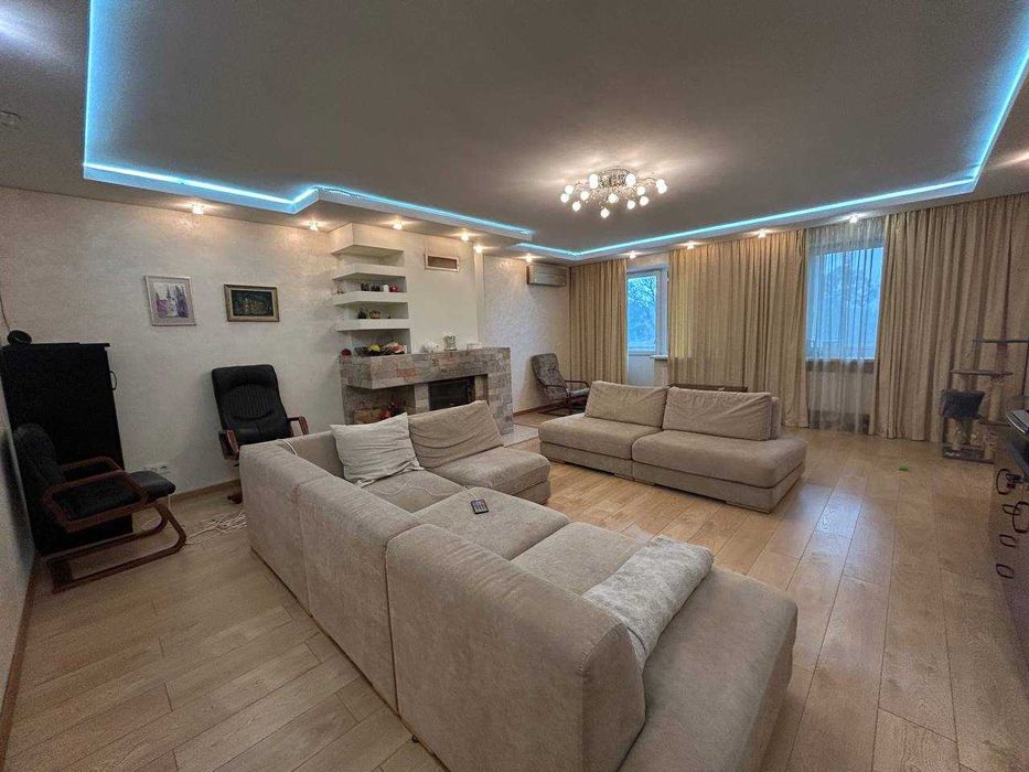 Продаж дворівневої квартири 4кімнати в центрі Ворзеля 229м2 СЕРТИФІКАТ
