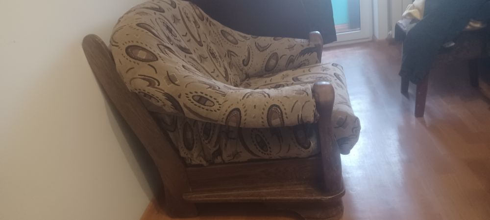 Продам два кресла голландские.