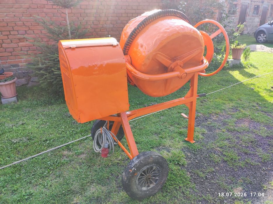Betoniarka  160L