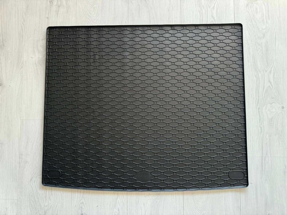 Mata Wykładzina bagażnika VW Volkswagen T5 T6 T6,1 Caravelle MULTIVAN