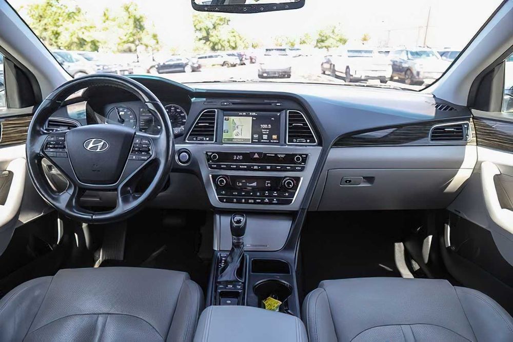 Hyundai Sonata Plug-in Hybrid Limited      2016