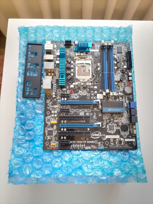 Гарна і Рідкісна Материнська плата Intel DP67BG Socket LGA1155