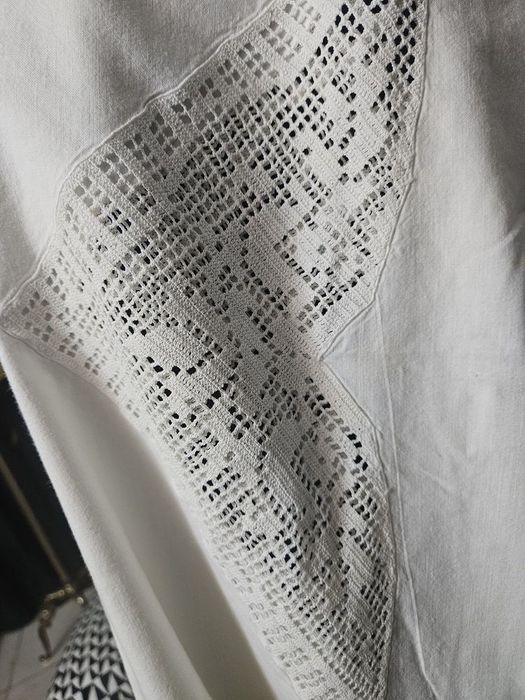 Toalha rectangular com renda feita à mão