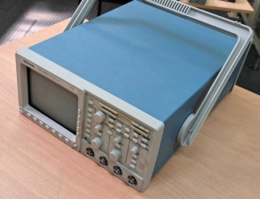Осцилограф 4 канальний Tektronix TDS420A