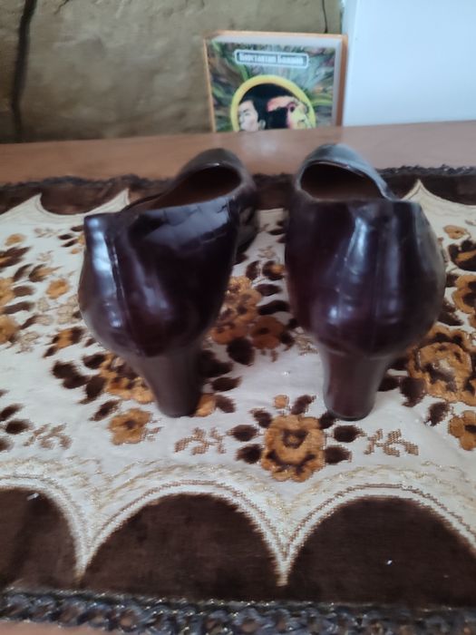 Продам женские кожаные туфли