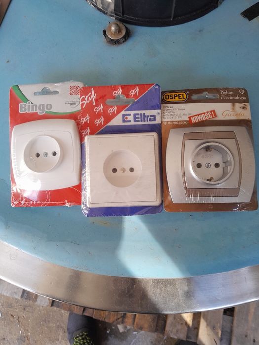 Gniazdka włączniki