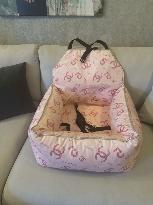 Продам автокресло для животных