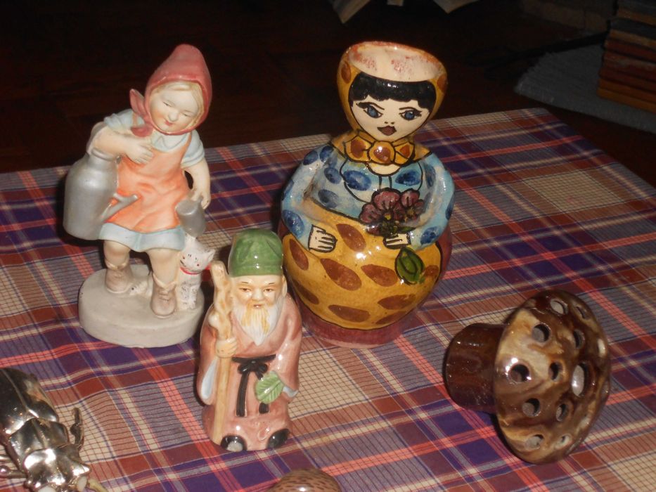 Diversas peças antigas colecção decoração vidro loiça metal