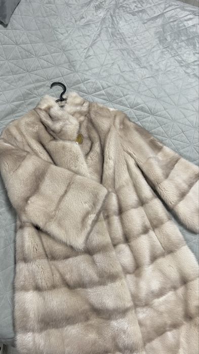 Норкова шуба розкішного пудрового кольору, ідеальний стан, розмір 42