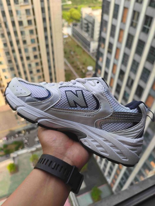 Damskie trampki New Balance 530, białe i szare, rozmiar 40