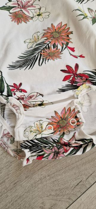 H&M kombinezon w kwiatki body letni