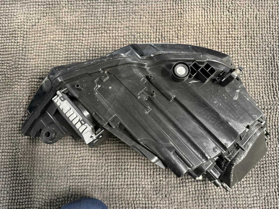 Lampa lewa Audi A6 C8