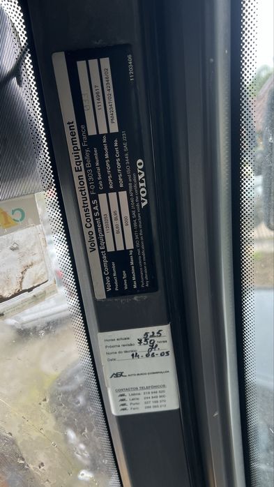 Retroescavadora volvo 2005