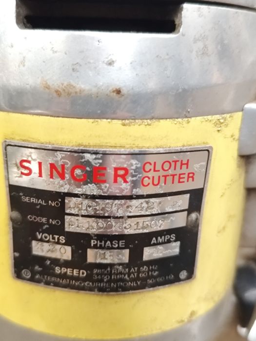 Máquina Singer industrial.