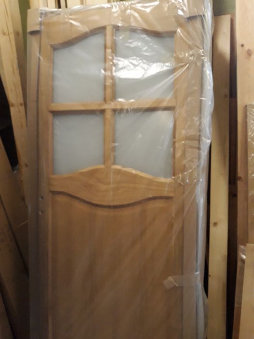 Drzwi wewnętrzne drewniane