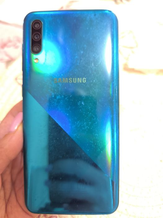 Смартфон Samsung Galaxy A3 Б/У