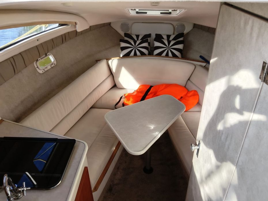 Łódź motorowa Bayliner 2655 kabinowa