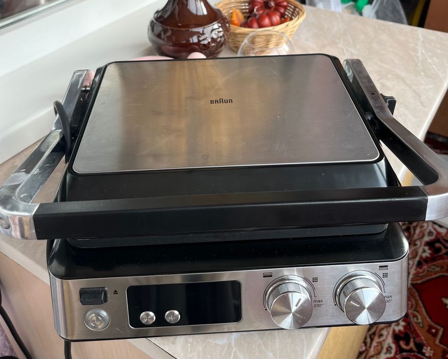 Гриль-барбекю електричний Braun CG7040